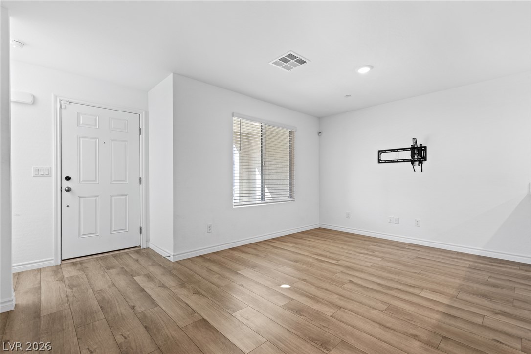 Photo 8 of 33, 10773 Ditchburn Court