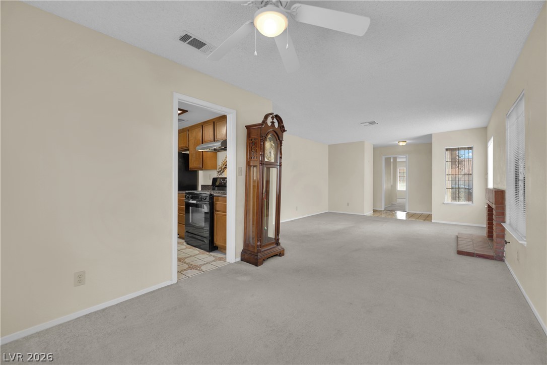 Photo 9 of 27, 3338 Astoria Drive