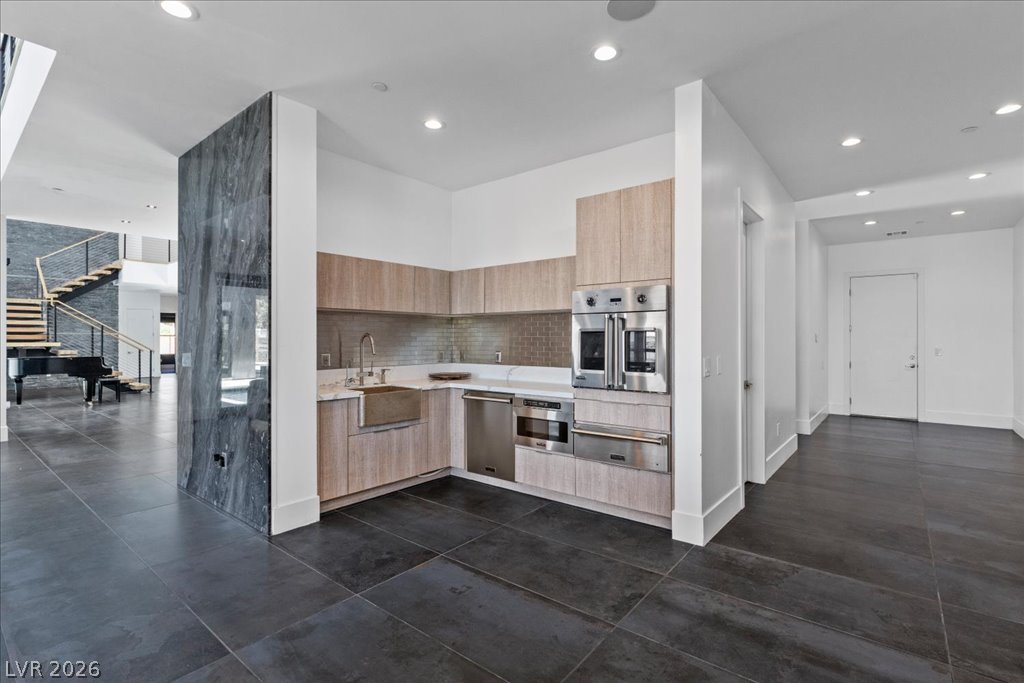Photo 7 of 51, 2839 Edgemont Drive