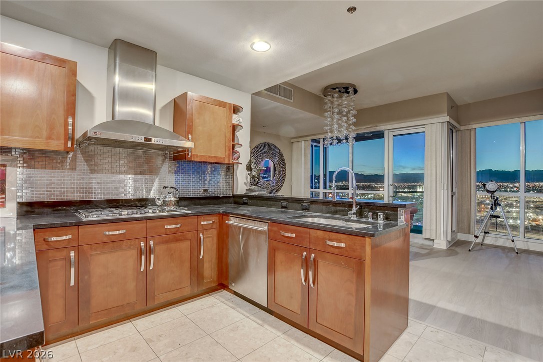 Photo 7 of 23, 4575 Dean Martin Drive #2812