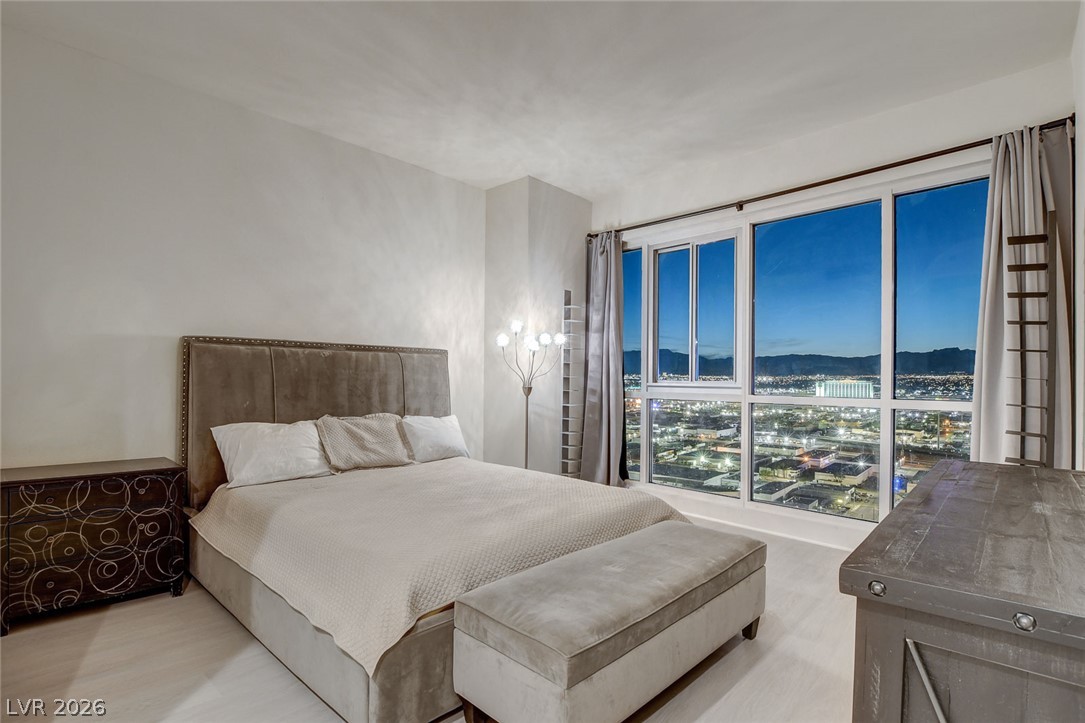 Photo 10 of 23, 4575 Dean Martin Drive #2812