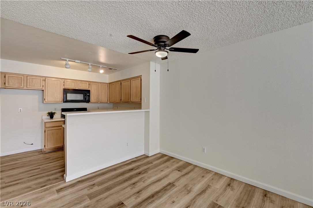 Photo 9 of 25, 2040 Willowbury Drive #C
