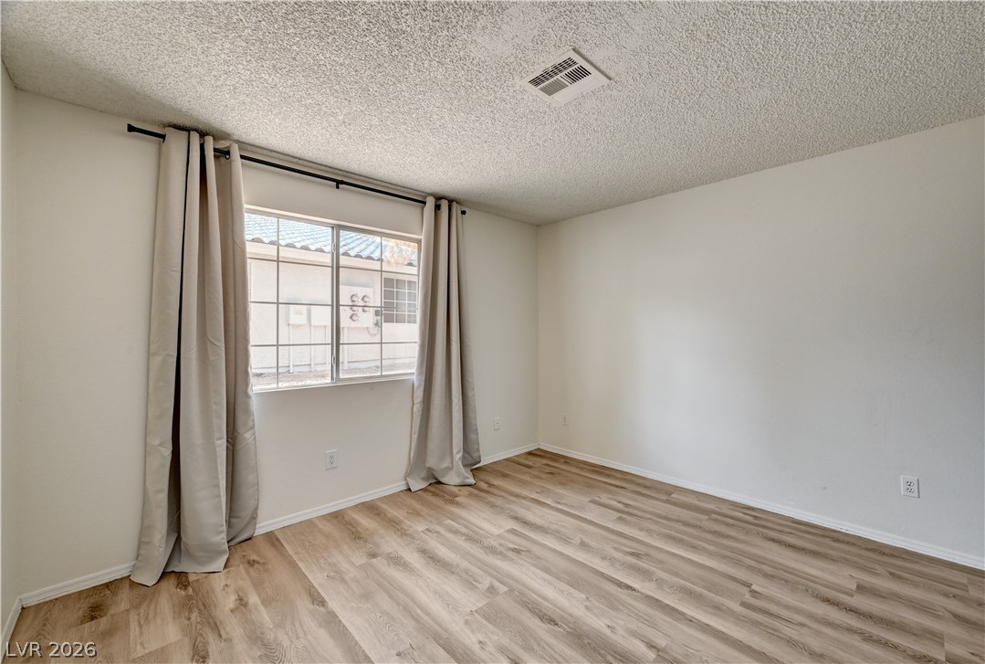 Photo 13 of 25, 2040 Willowbury Drive #C