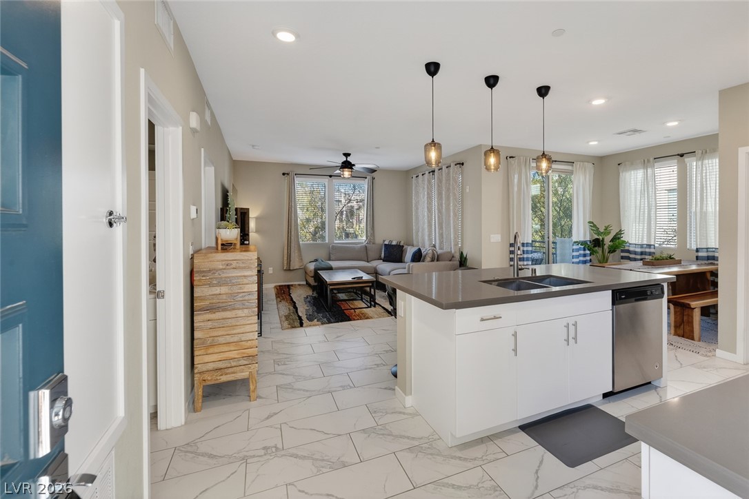 Photo 5 of 11256 Rainbow Peak Avenue #208