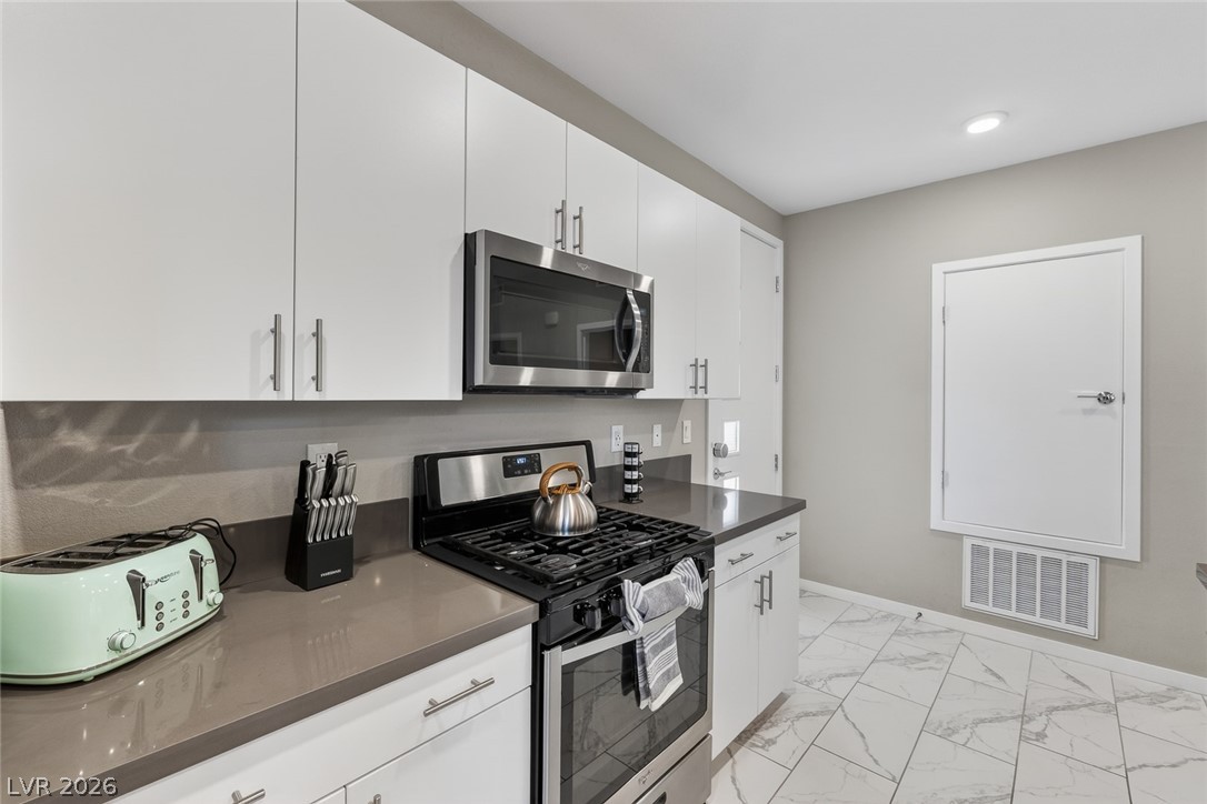 Photo 12 of 53, 11256 Rainbow Peak Avenue #208