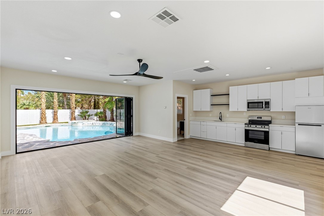 Photo 10 of 74, 10626 San Vercelli Court
