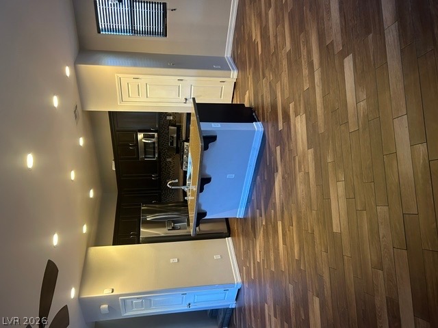 Photo 2 of 7514 Dobroyd Drive