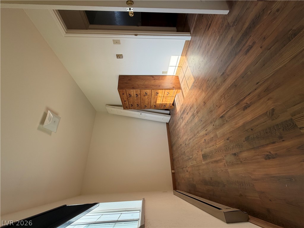 Photo 8 of 19, 915 E. 16th Street