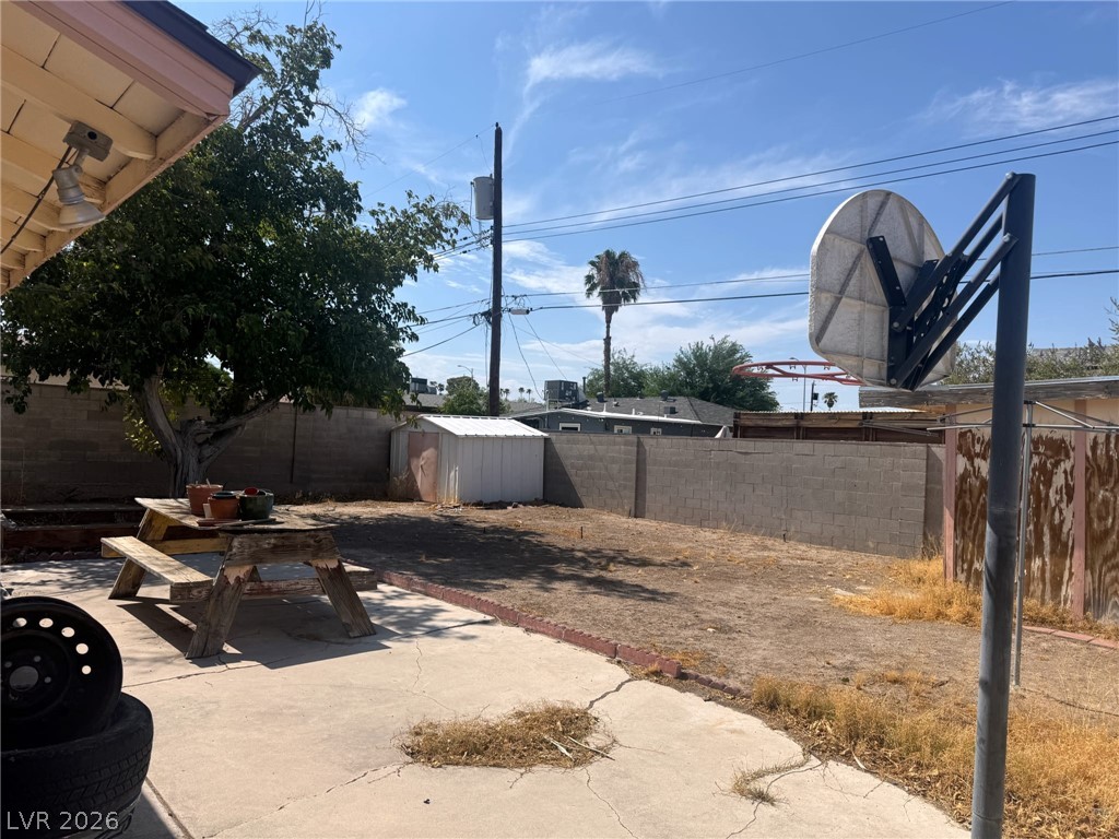 Photo 13 of 19, 1821 Canosa Avenue