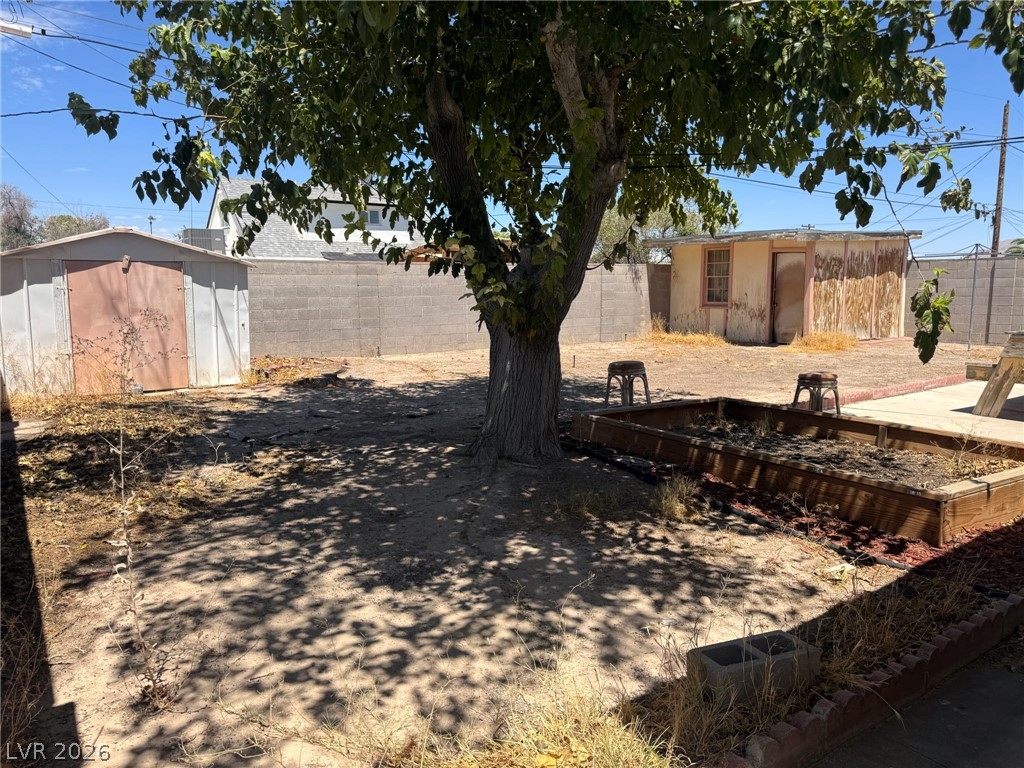 Photo 16 of 19, 1821 Canosa Avenue