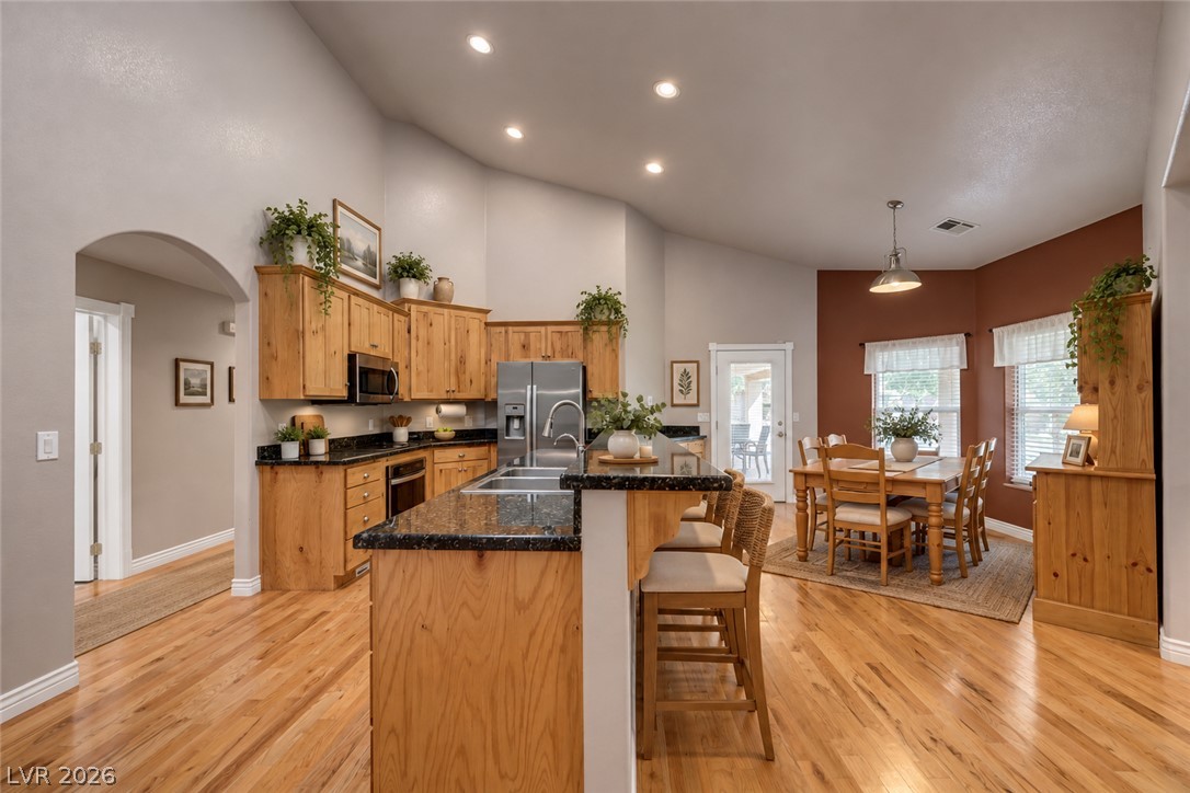 Photo 7 of 33, 1121 Bunnell Avenue