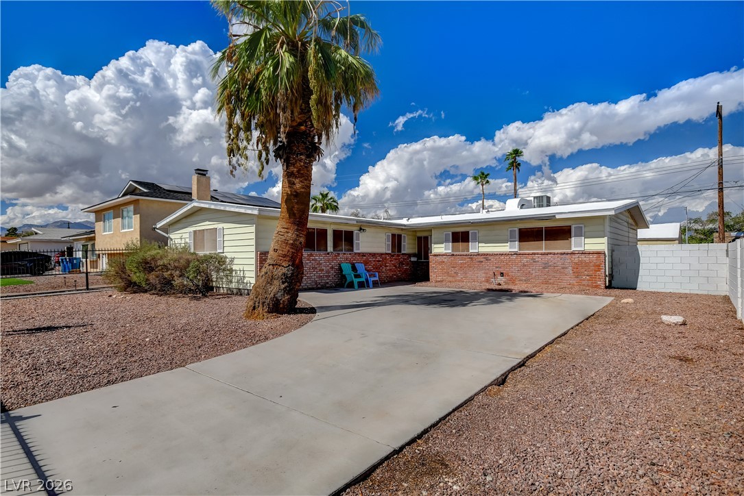 6220 Shawnee Avenue, Las Vegas 89107