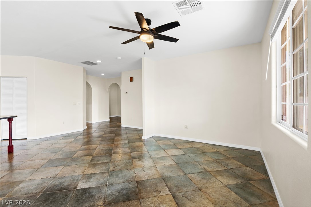 Photo 12 of 56, 2522 Sunrise Street
