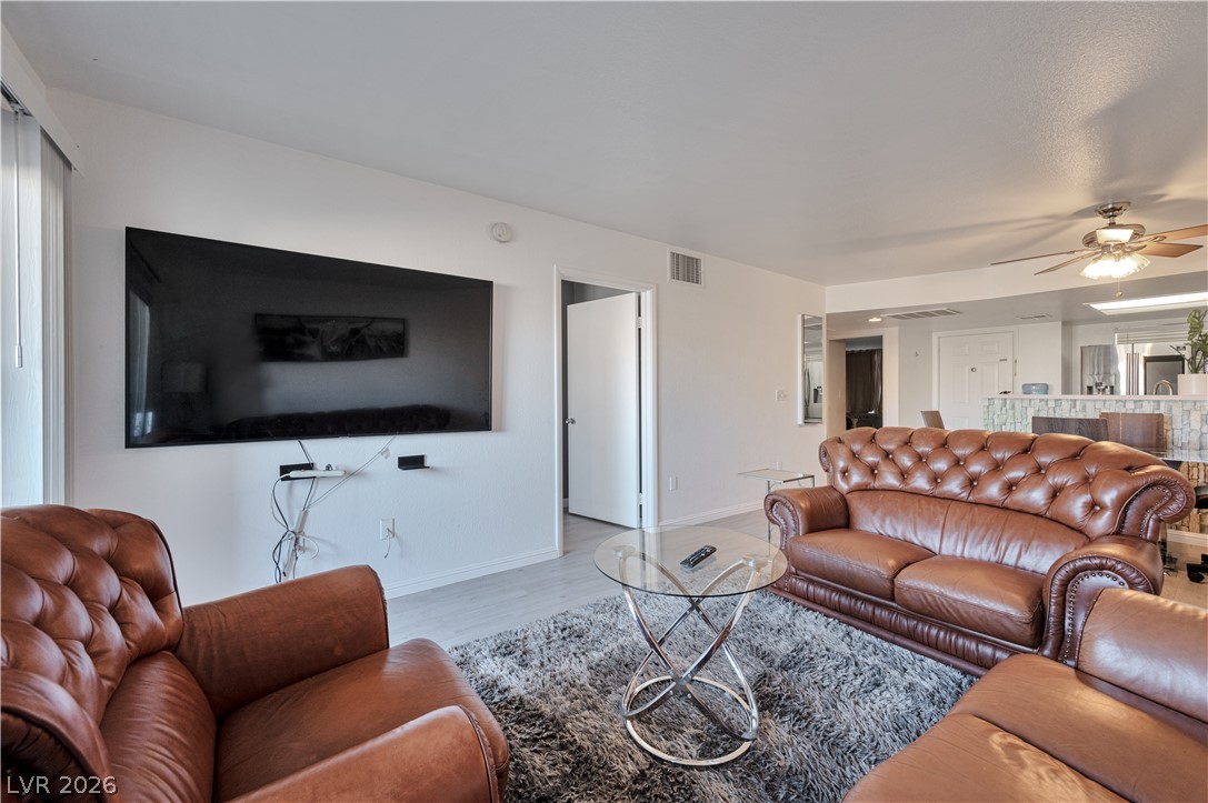 Photo 6 of 23, 8070 W Russell Road #1090