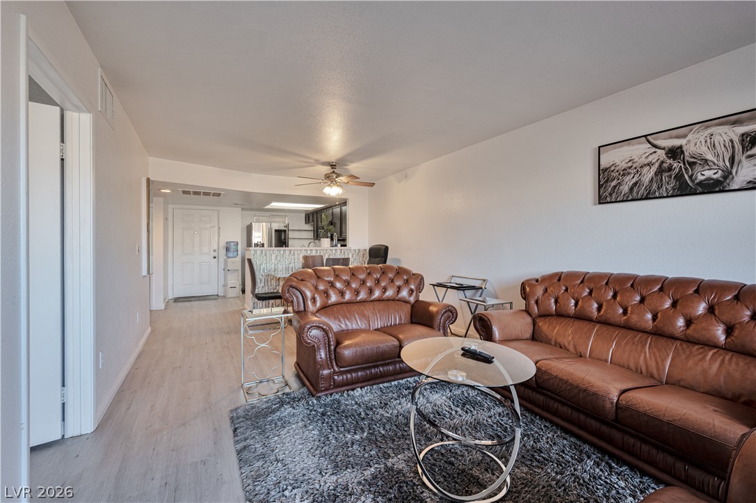 Photo 7 of 23, 8070 W Russell Road #1090