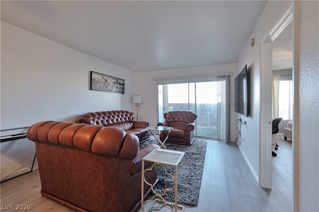 Photo 8 of 23, 8070 W Russell Road #1090