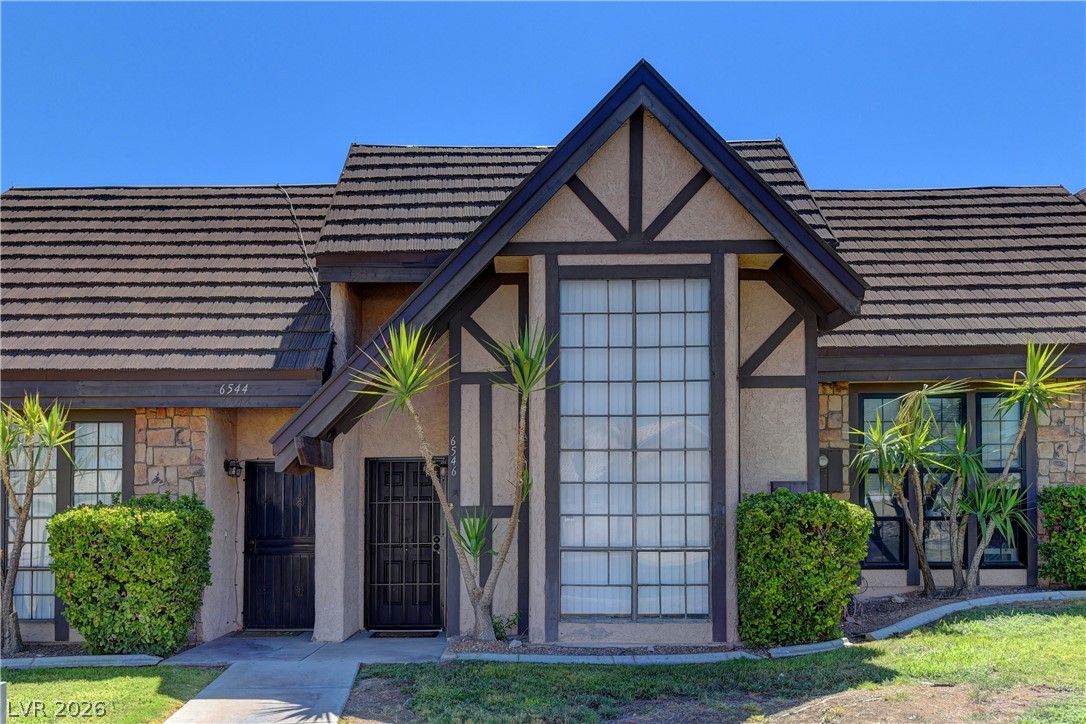 Photo 2 of 6546 Ironbark Lane