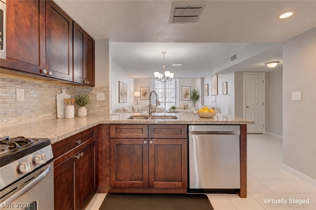 Photo 7 of 33, 6546 Ironbark Lane