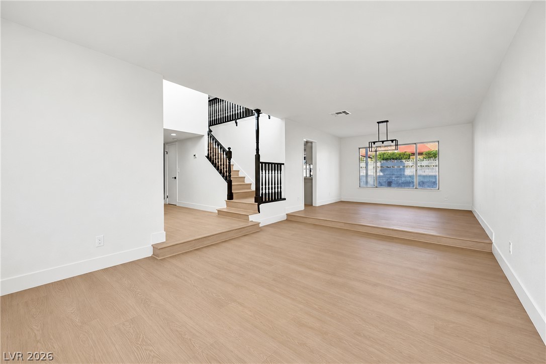Photo 4 of 2112 Verdinal Drive