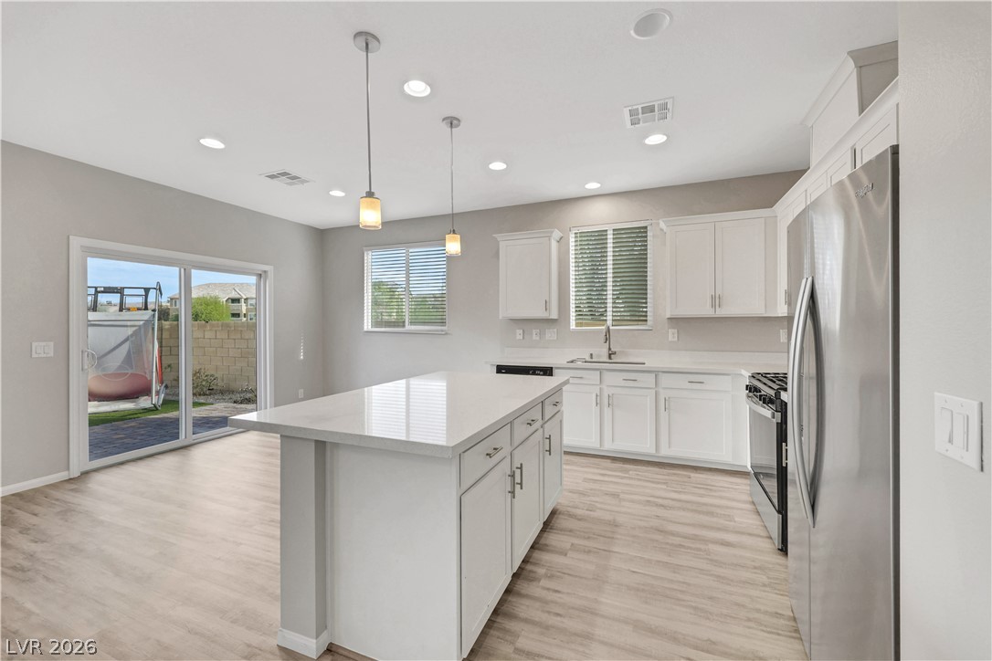 Photo 6 of 39, 6602 Evander Street