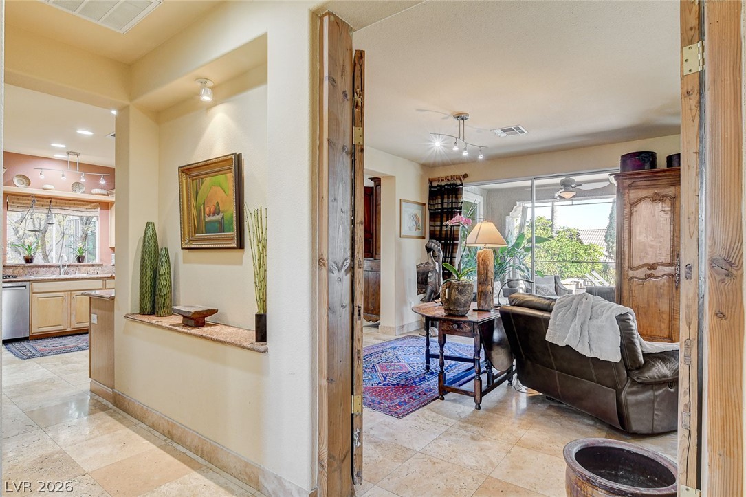 Photo 15 of 57, 5152 Vincitor Street