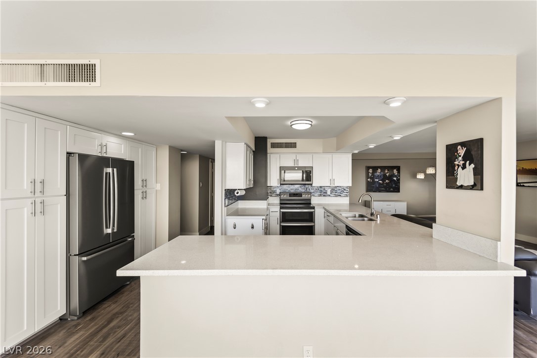 Photo 9 of 62, 3111 Bel Air Drive #21F