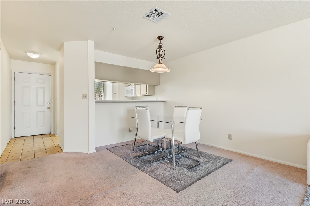 Photo 8 of 32, 2036 Mesquite Lane #303