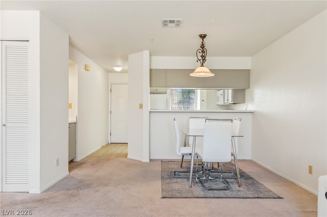 Photo 9 of 32, 2036 Mesquite Lane #303