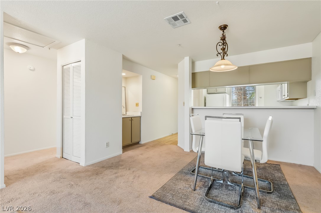 Photo 10 of 32, 2036 Mesquite Lane #303