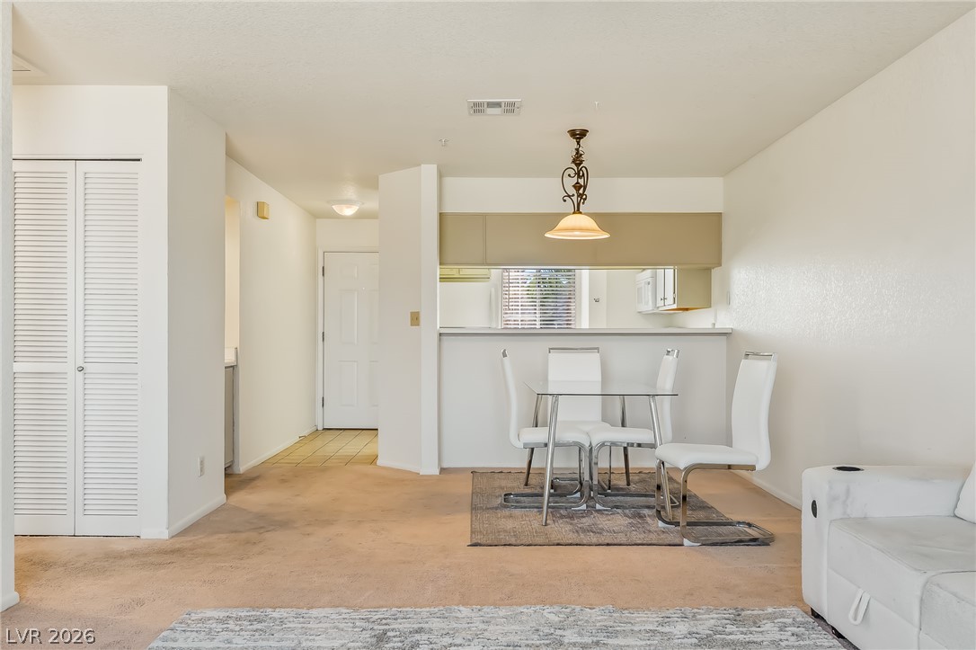 Photo 13 of 32, 2036 Mesquite Lane #303
