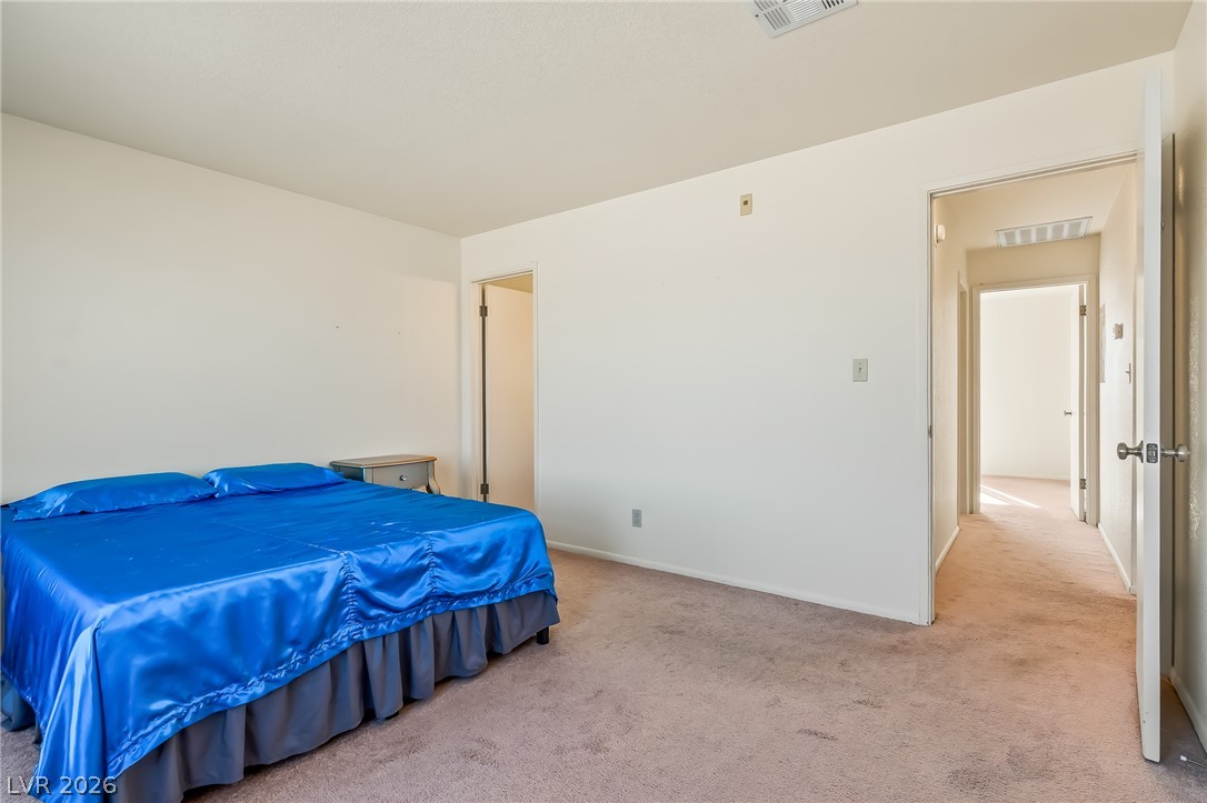 Photo 17 of 32, 2036 Mesquite Lane #303