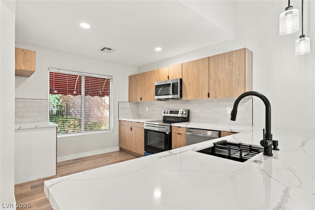Photo 7 of 34, 2924 Linkview Drive