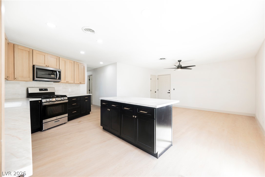 Photo 8 of 18, 5117 New Bedford Drive