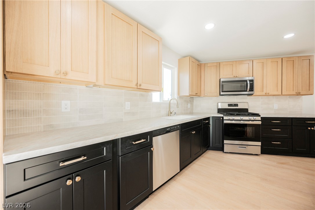 Photo 11 of 18, 5117 New Bedford Drive