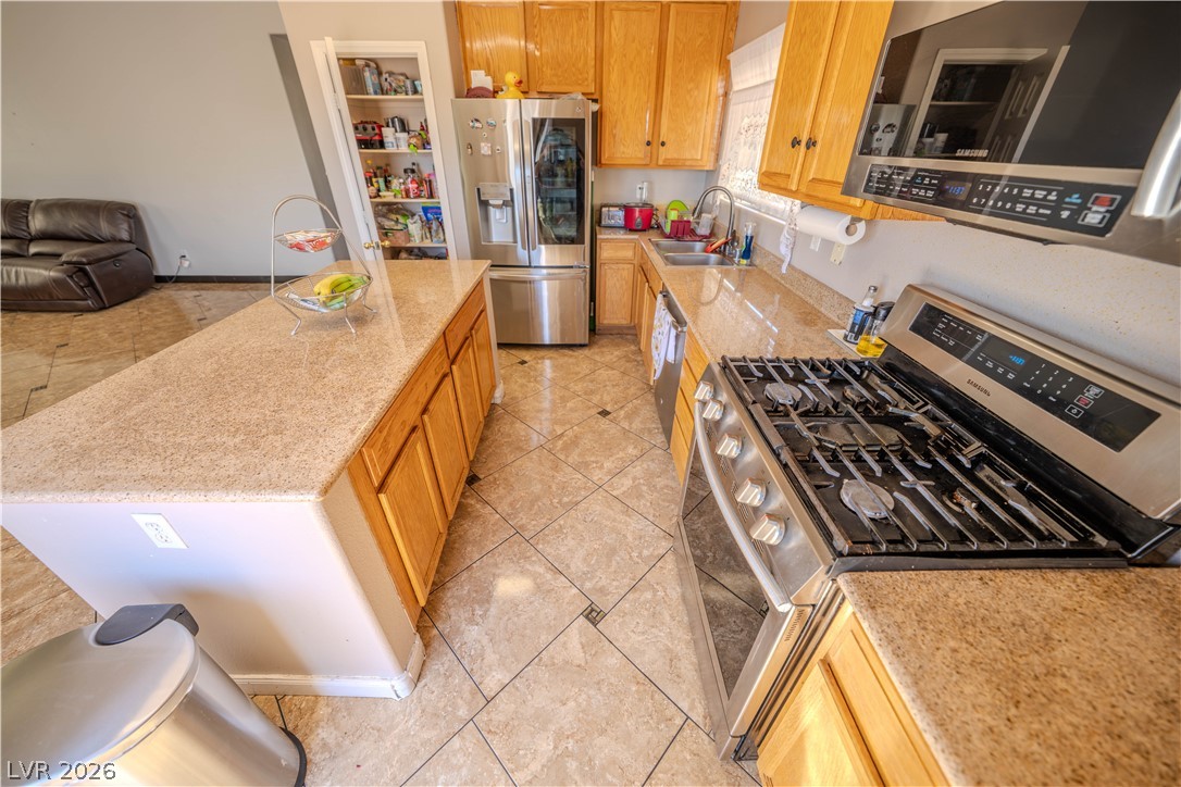 Photo 12 of 30, 6074 Darnley Street