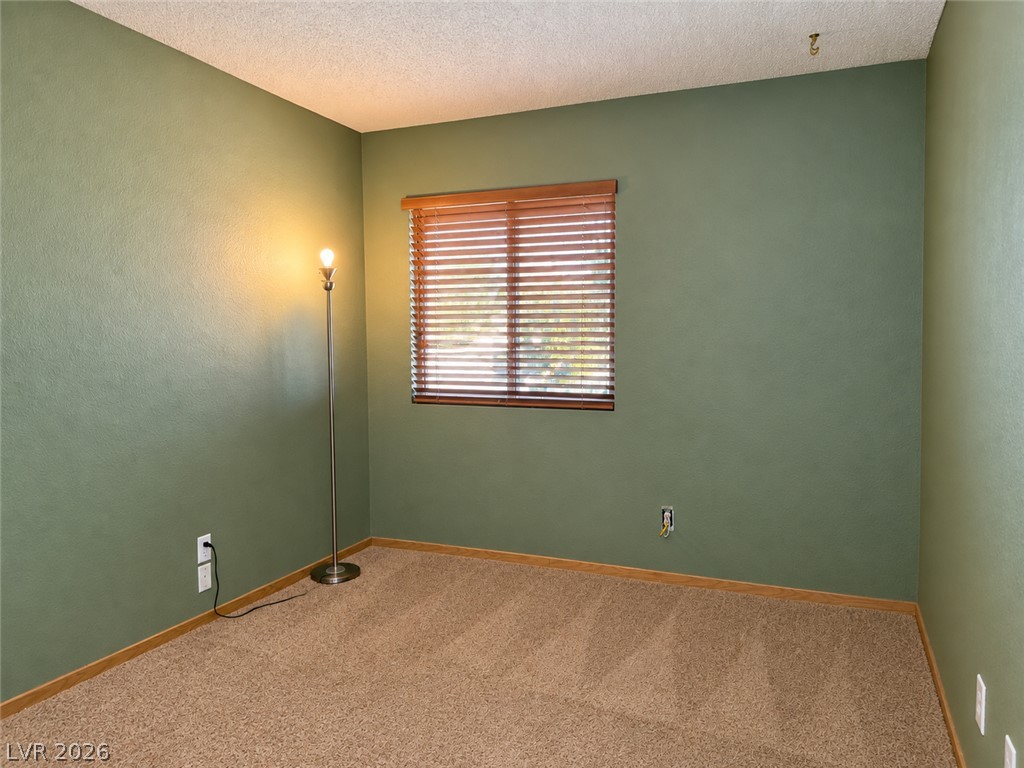 Photo 19 of 27, 325 W Chesapeake Way