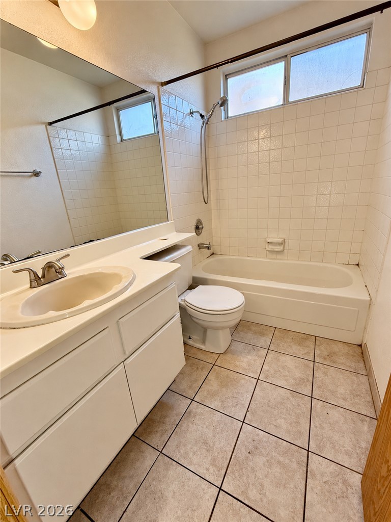 Photo 15 of 27, 325 W Chesapeake Way