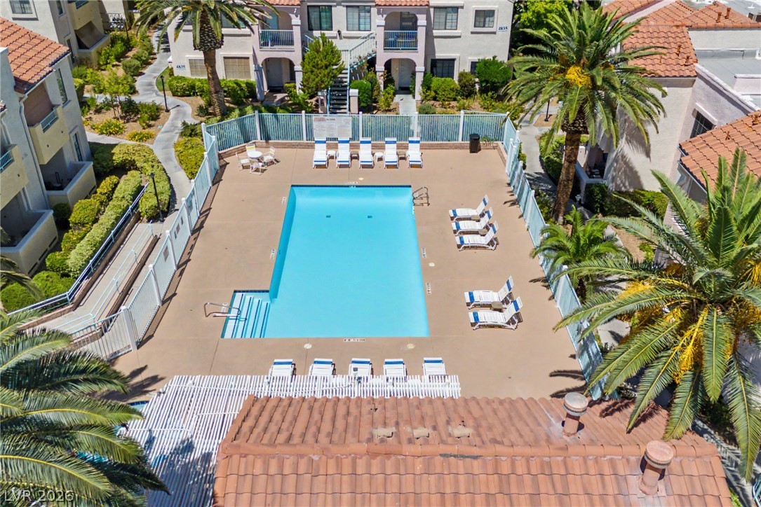 Photo 3 of 4889 S Torrey Pines Drive #201