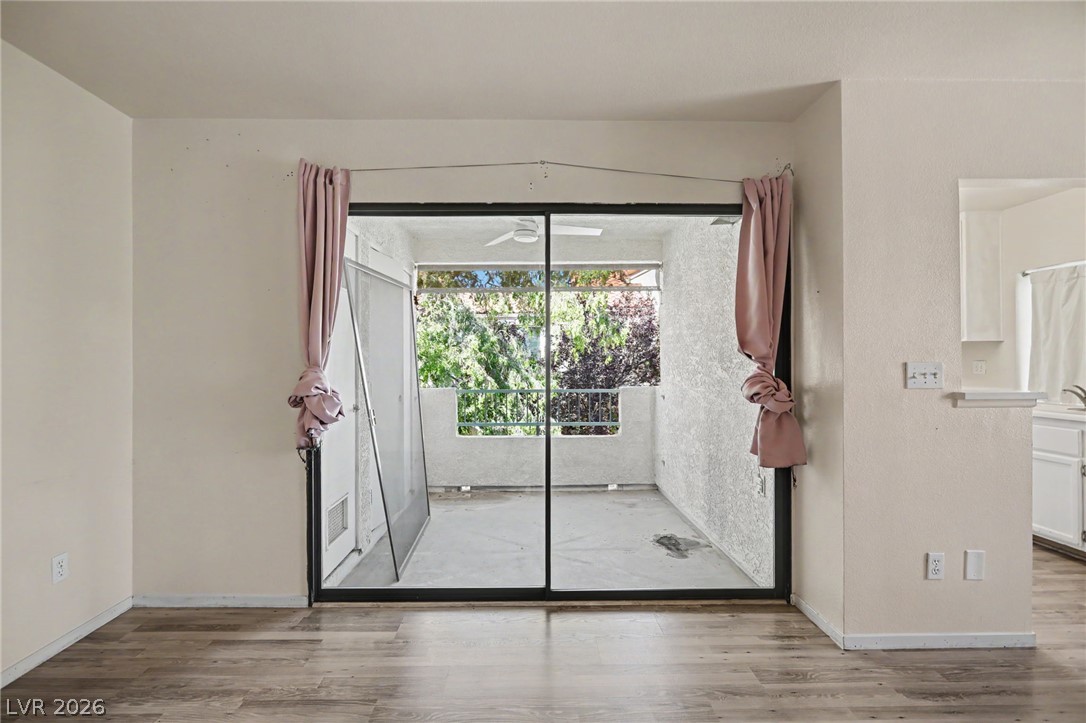 Photo 10 of 30, 4889 S Torrey Pines Drive #201