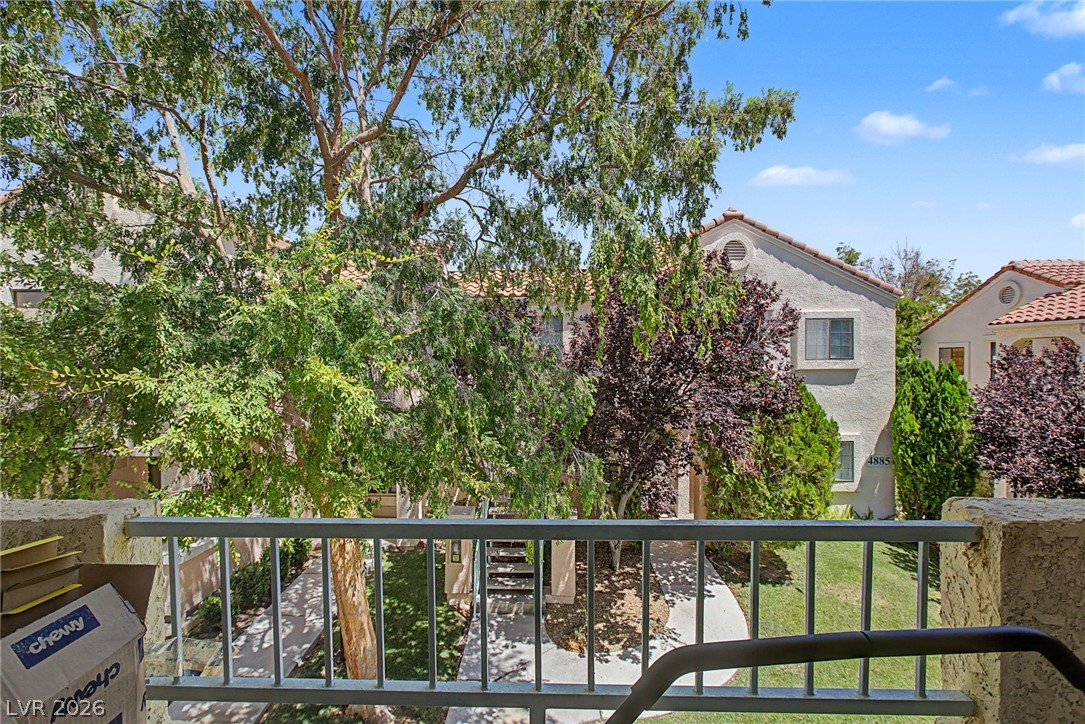 Photo 12 of 30, 4889 S Torrey Pines Drive #201