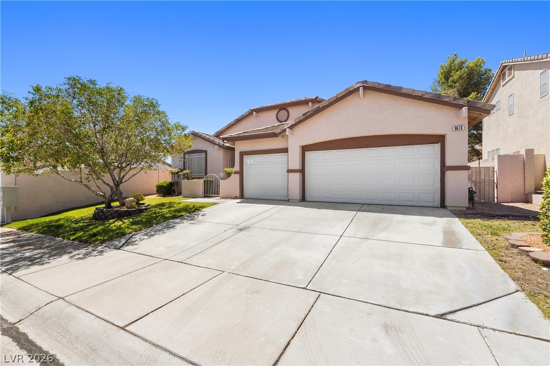 Photo 3 of 9613 Cherry Canyon Avenue