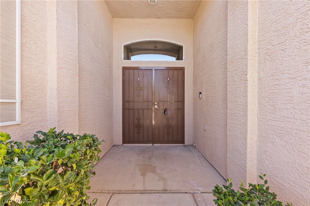 Photo 4 of 9613 Cherry Canyon Avenue