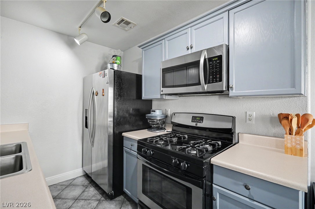 Photo 11 of 28, 5330 E Charleston Boulevard #45