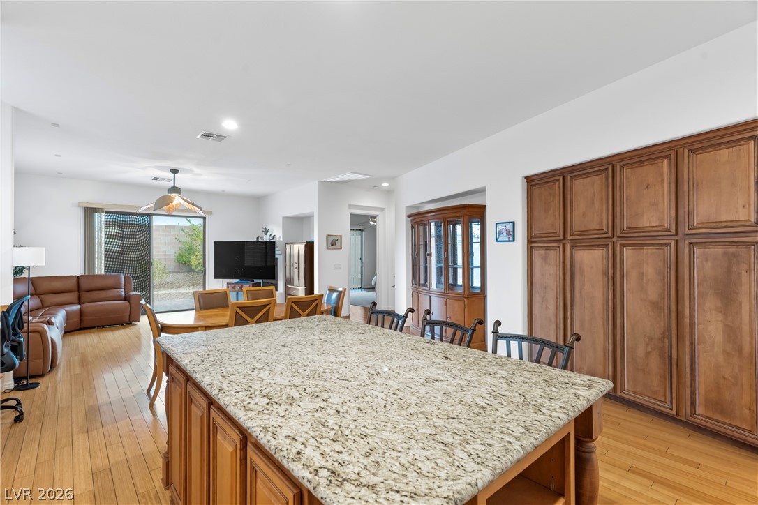 Photo 4 of 1044 Viale Placenza Place