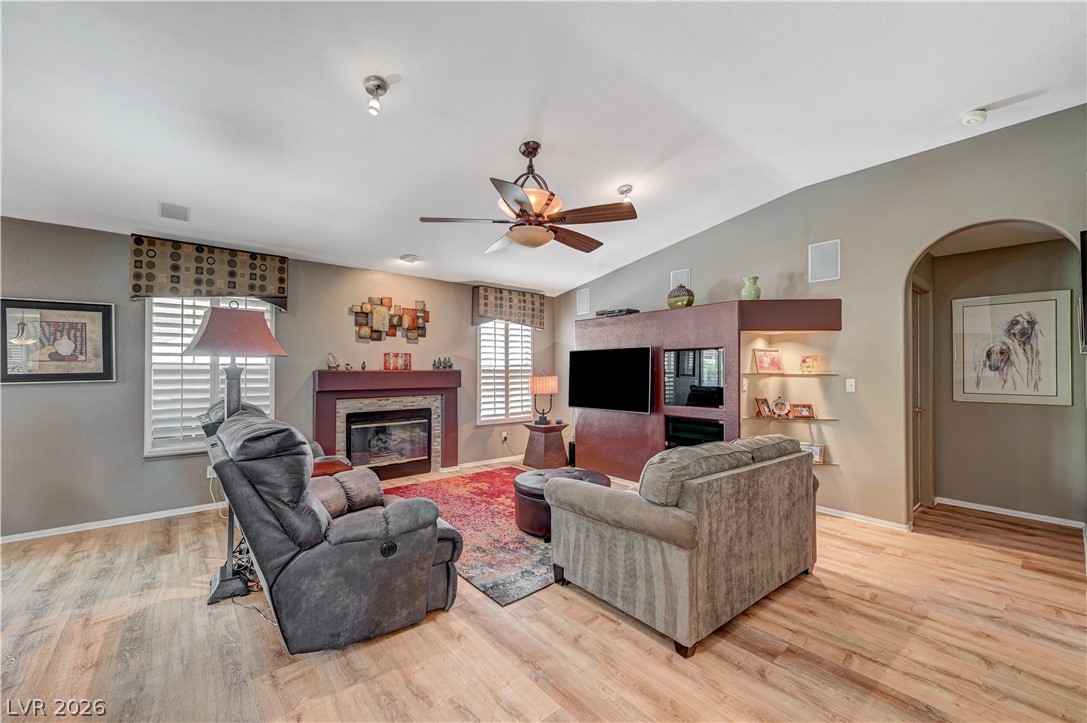 Photo 11 of 50, 4816 Braeburn Drive