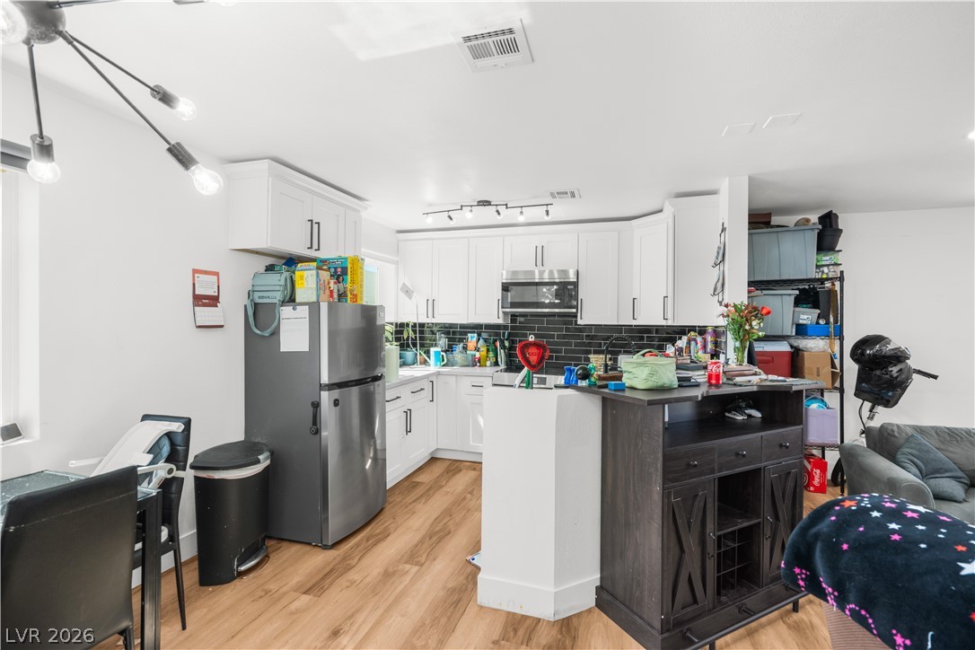 Photo 10 of 20, 2201 Sun Avenue #D