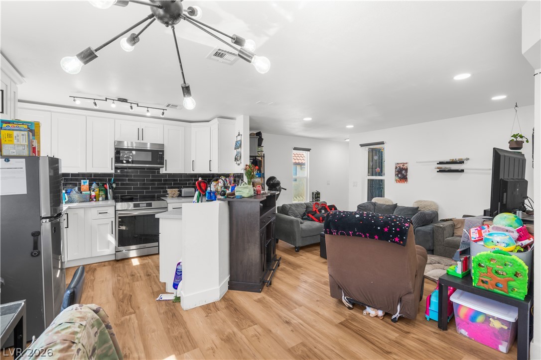 Photo 11 of 20, 2201 Sun Avenue #D