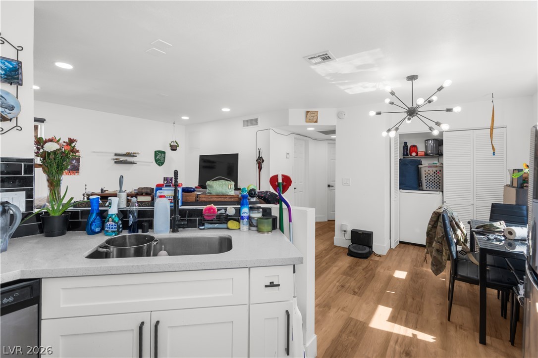 Photo 13 of 20, 2201 Sun Avenue #D
