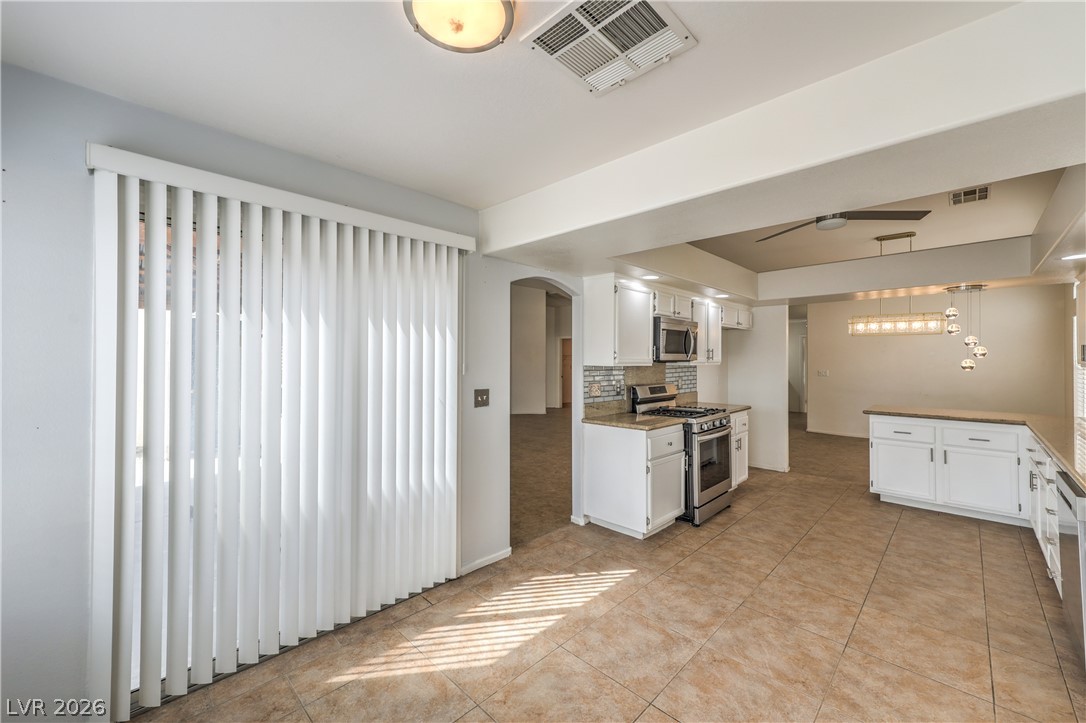 Photo 15 of 43, 6124 Satre Court