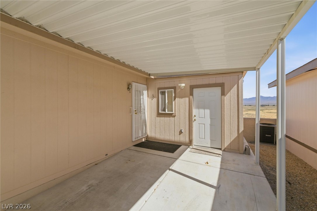 Photo 4 of 841 Montecito Drive